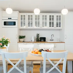 Comfystay Old Town Apartment
